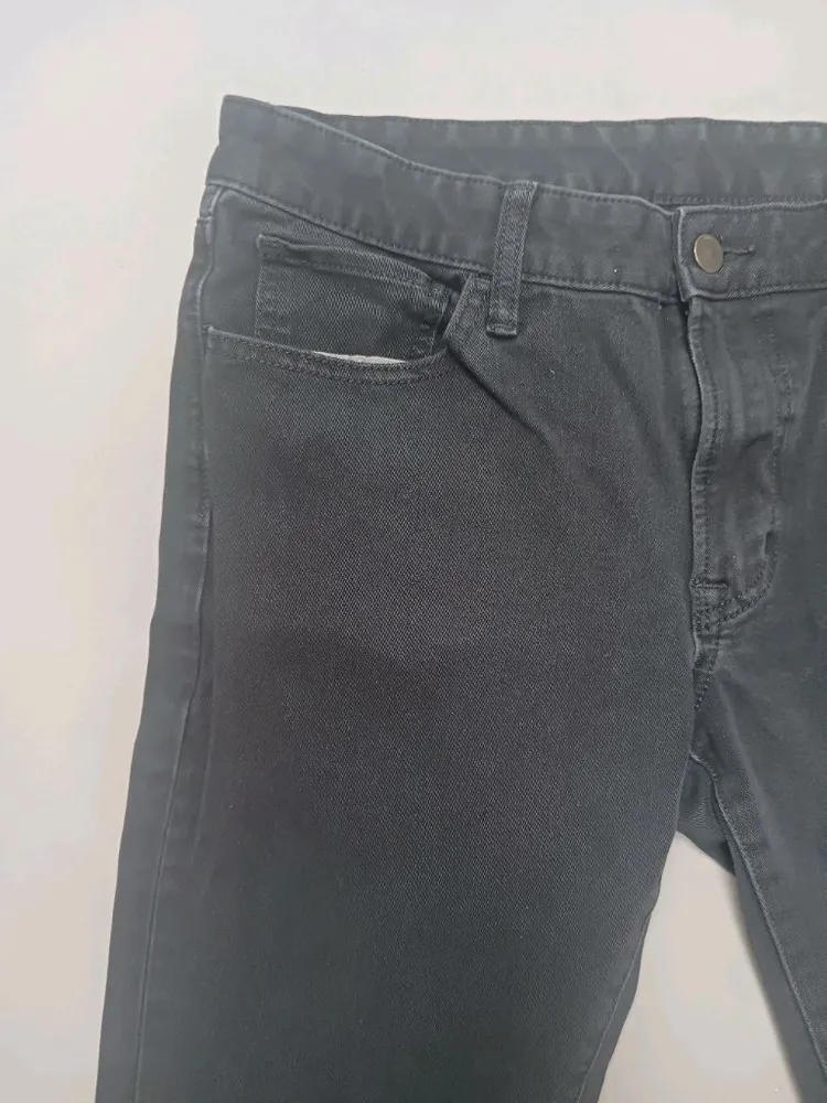 [32] 유니클로 스키니핏 컬러스테인 틴티드 블랙 진 청바지 이미지