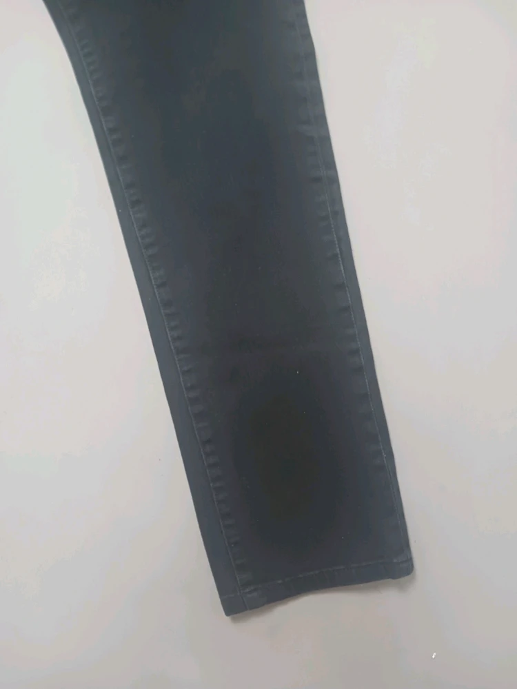 [32] 유니클로 스키니핏 컬러스테인 틴티드 블랙 진 청바지 이미지