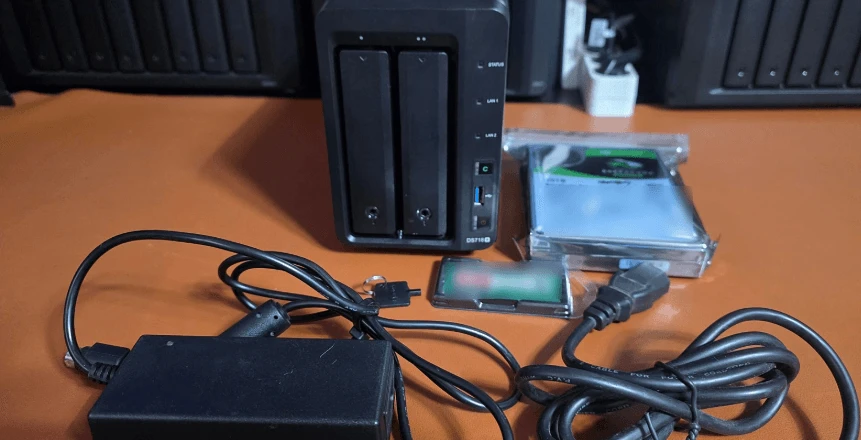 시놀로지 DS718+ 정품램4G 업그레이드+ 시게이트 10테라 이미지