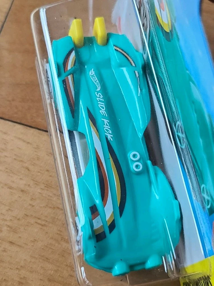 핫휠 슬라이드 킥 이미지