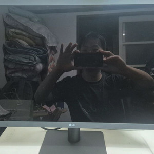 24인치 lg 울트라파인 4k 24MD4KL 팝니다. 이미지