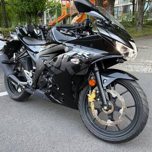 스즈키 GSX-R125 블랙 23년식(신차급) 이미지
