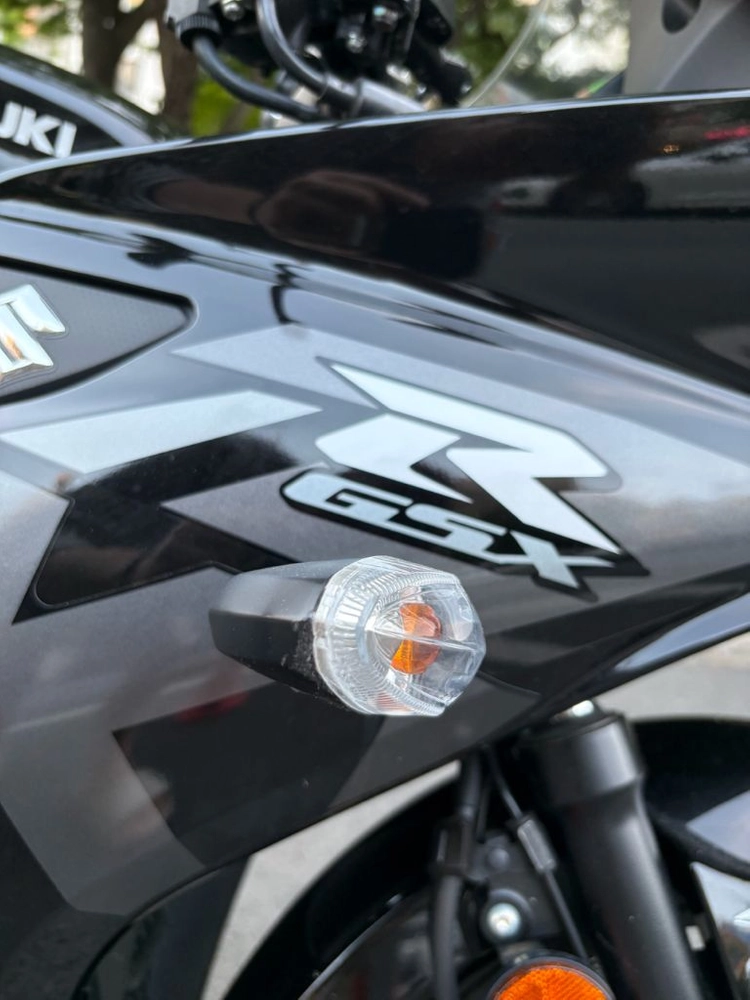 스즈키 GSX-R125 블랙 23년식(신차급) 이미지