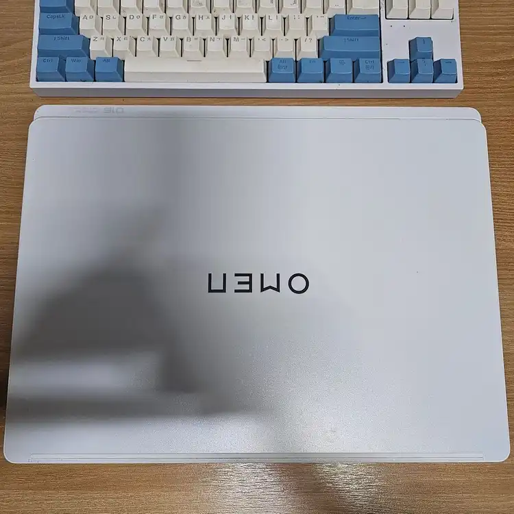 HP 오멘 맥스(MAX) RTX 5090 게이밍 노트북 16인치 팝니다. 이미지