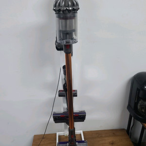 다이슨 무선청소기 V10(거의 A급,삼성배터리교체>1시간14분작동,전체해체,Cleaning완) 이미지