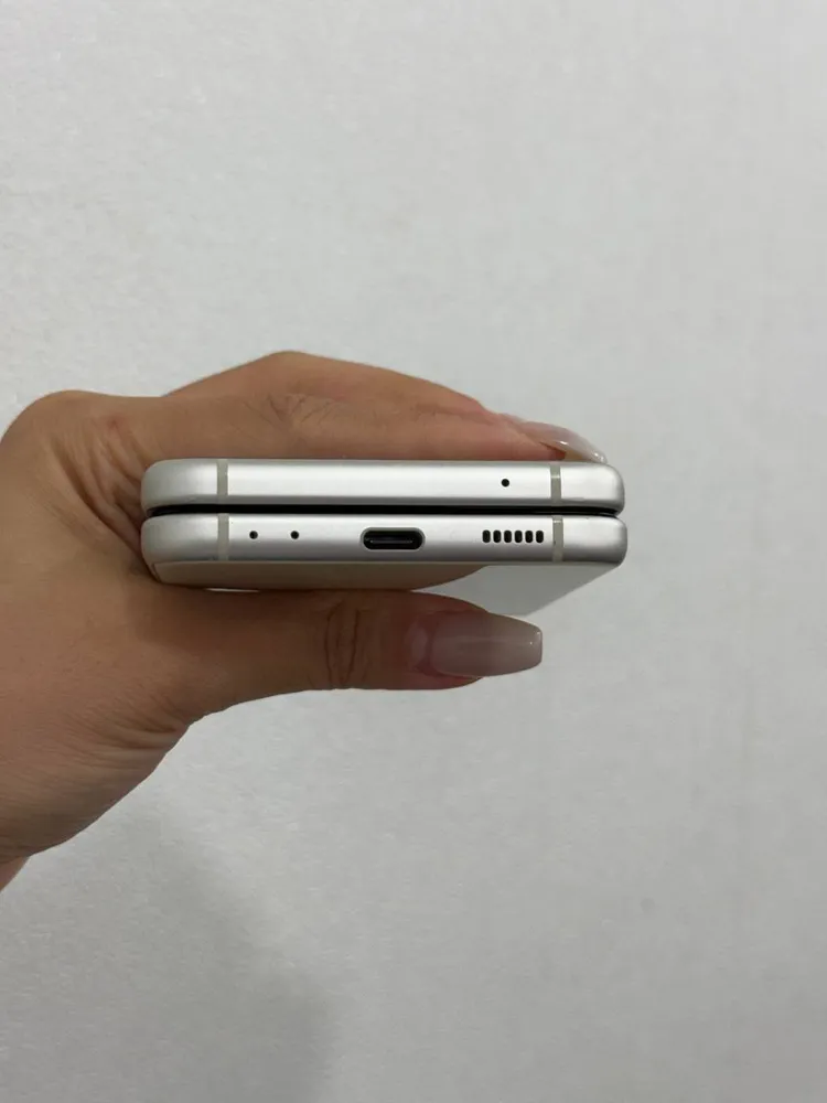 액정깨끗)갤럭시Z플립3 크림 256GB Y1923 이미지