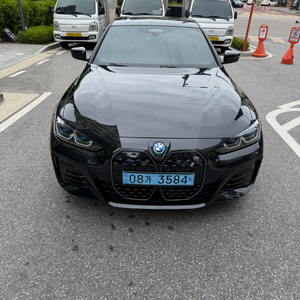 bmw i4 이미지
