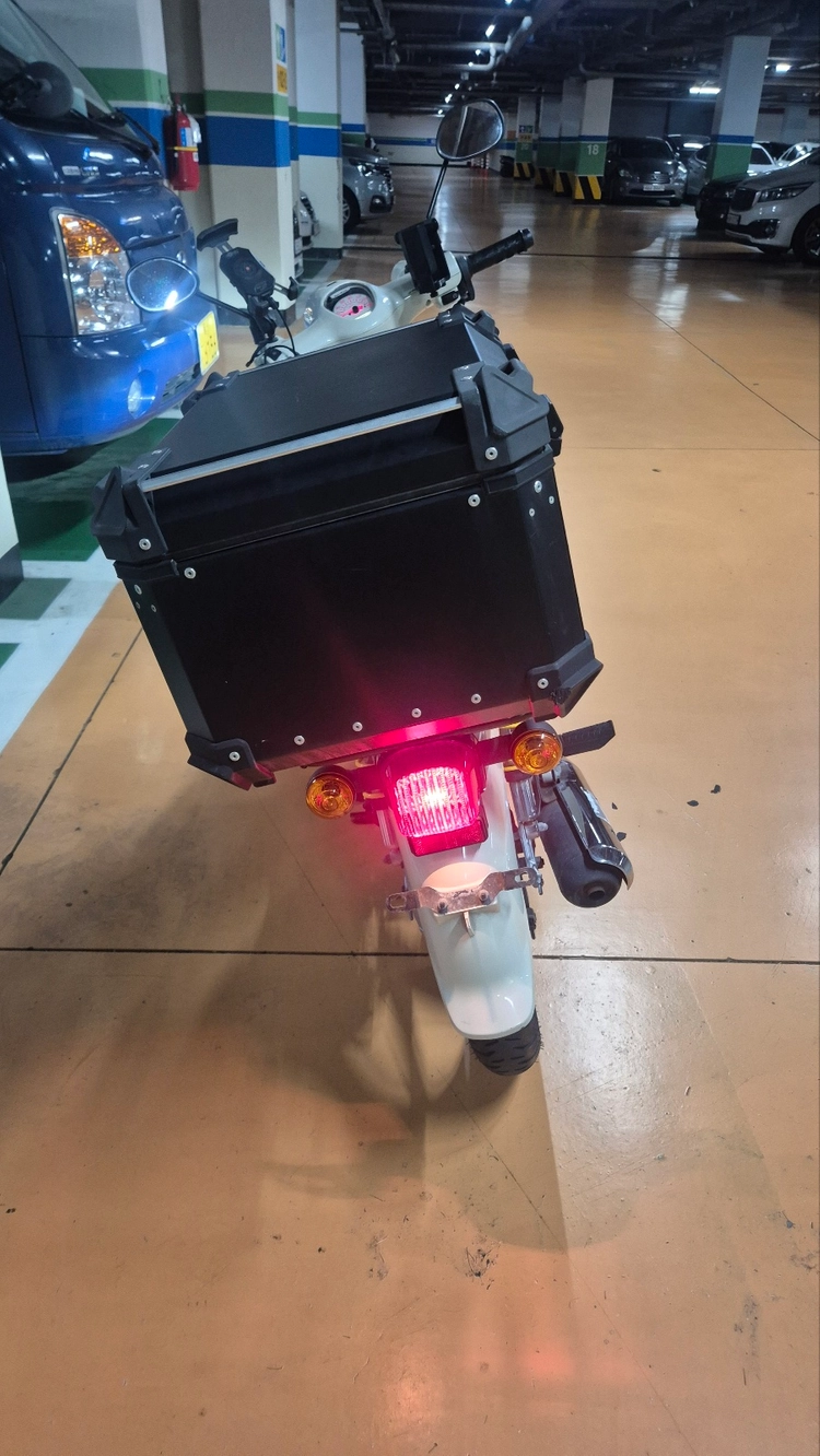 110cc 스쿠터 이미지