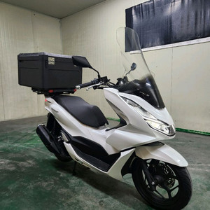 혼다 pcx125 22년식 출퇴근용타던거 판매합니다 이미지