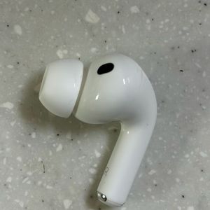 에어팟프로3세대 오른쪽 이미지