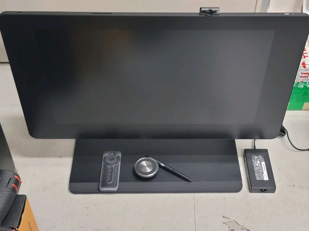 상태 좋은 WaCom 와콤 신티크프로24 DTK-2420 에르고스탠드 Cintiq Pro 24 타블렛 이미지