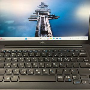 Dell Latitude 7490 노트북 이미지