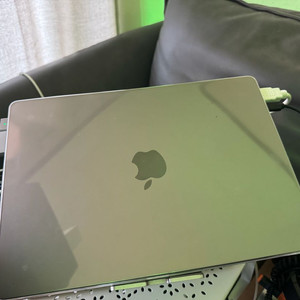 맥북프로 m2 pro 16ram 8tb ssd 이미지