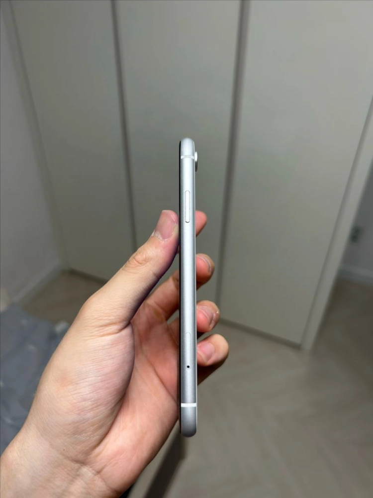 아이폰 XR 화이트 상태S급 (순정) 이미지
