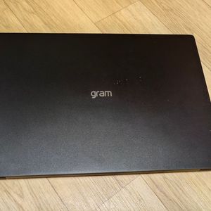 LG 그램 프로 16 RTX5050 이미지