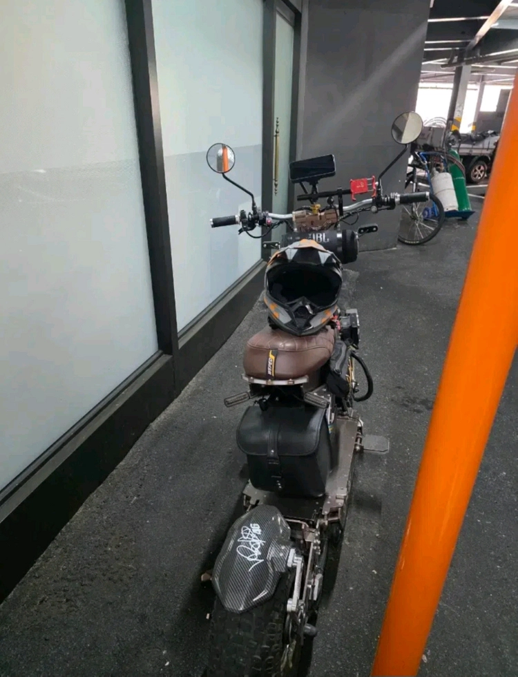 위페드 다크나이트 사이버 폴드 이미지