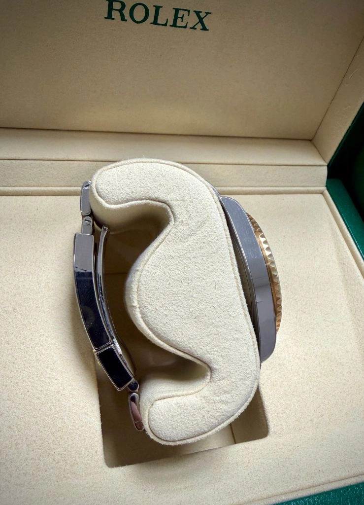 롤렉스 서브마리너 흑콤 41mm 신형 판매합니다 이미지