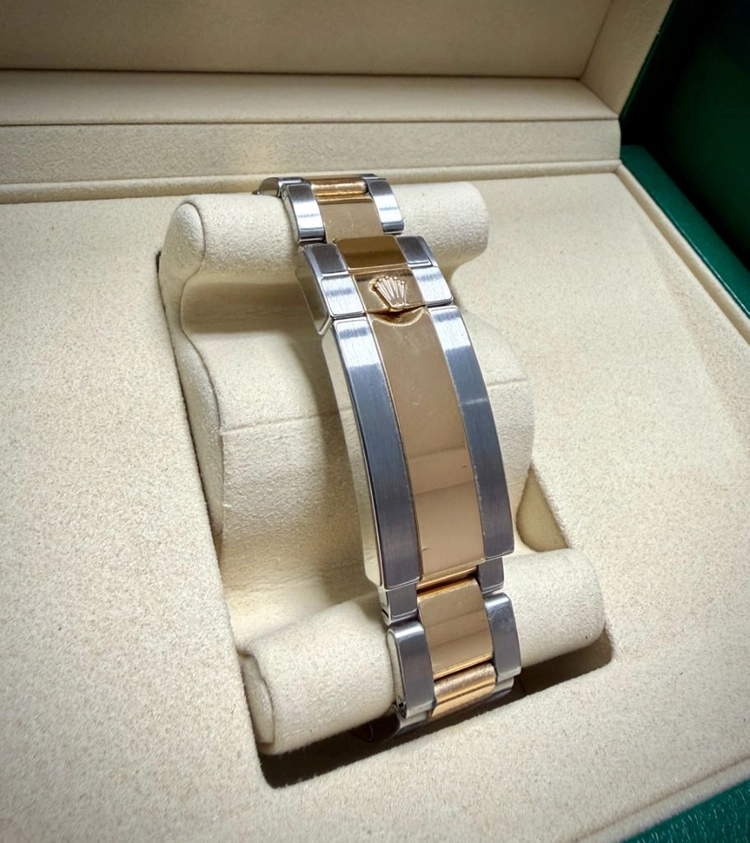 롤렉스 서브마리너 흑콤 41mm 신형 판매합니다 이미지