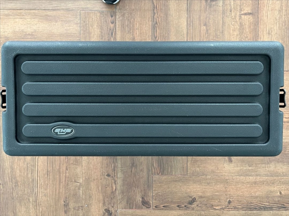 SKB 4U 케이스 이미지
