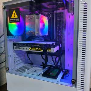 라이젠 5600x, gtx 1660 Super, 16GB 화이트 PC 본체 데스크탑 컴퓨터 팝니다. 이미지