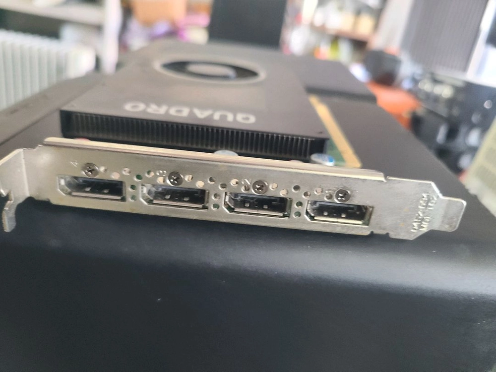 Quadro M2000그래픽카드 이미지