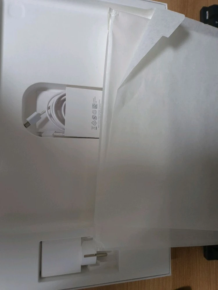 삼성 갤럭시북4 프로 14인치 노트북 (울트라7 / 32G / 1TB) NT940XGK-KD72S 이미지