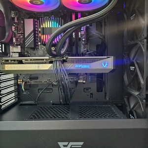 게이밍PC 컴퓨터 라이젠7 7800X3D RTX 5070 본체 이미지