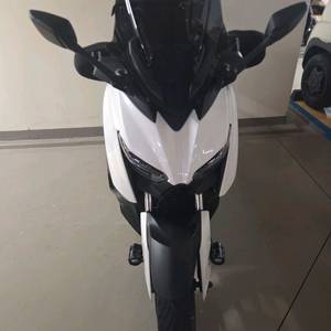 xmax300 23년식 화이트 이미지