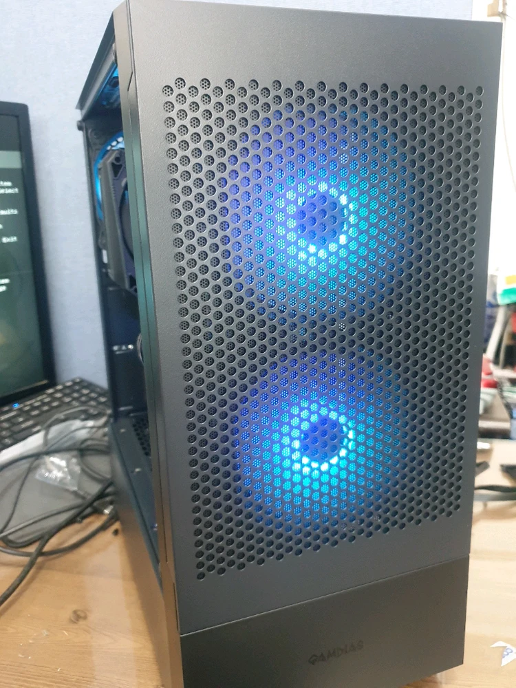 게이밍 인텔 울트라5 245k RTX5050 본체 이미지