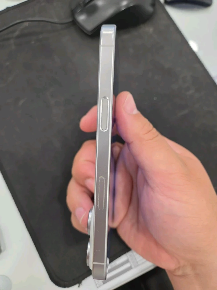 아이폰 16프로 실버티타늄 128gb 이미지
