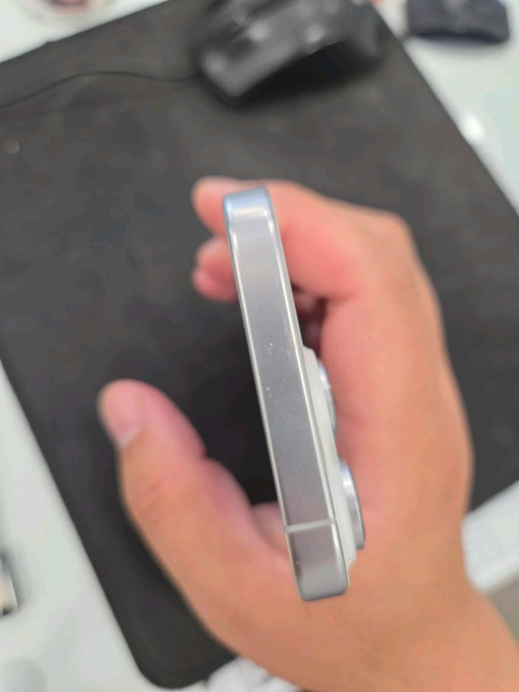 아이폰 16프로 실버티타늄 128gb 이미지
