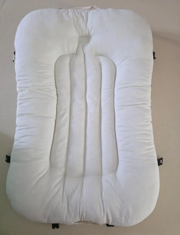 아기 휴대용침대 이미지
