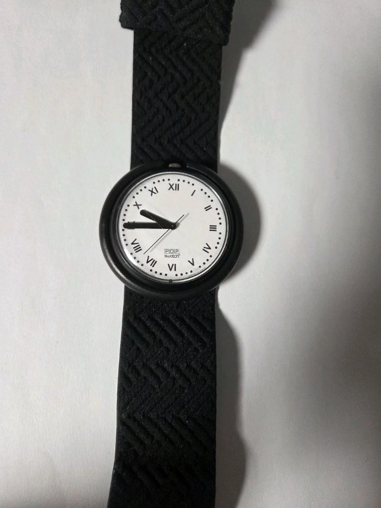 Swatch Roman Night 시계 이미지