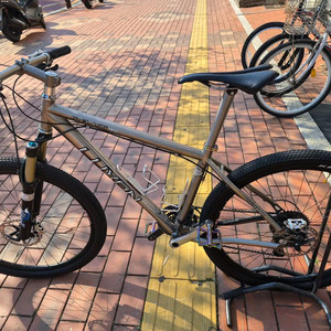 룩손 티타늄 MTB 자전거 (XTR) 대차 가능 이미지