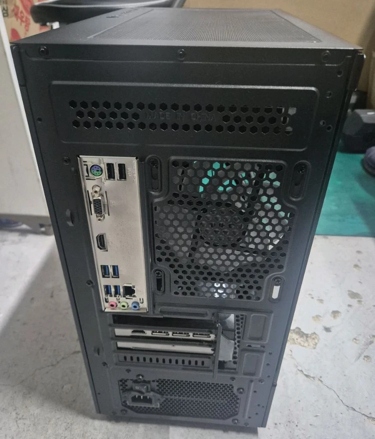 급처 / RTX5070 / 5700X3D / 64GB / 게이밍본체 이미지