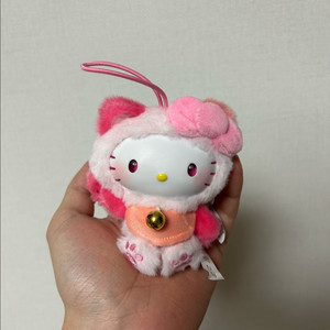 산리오 헬로키티 행운의 야옹이 미니 키링 인형 이미지