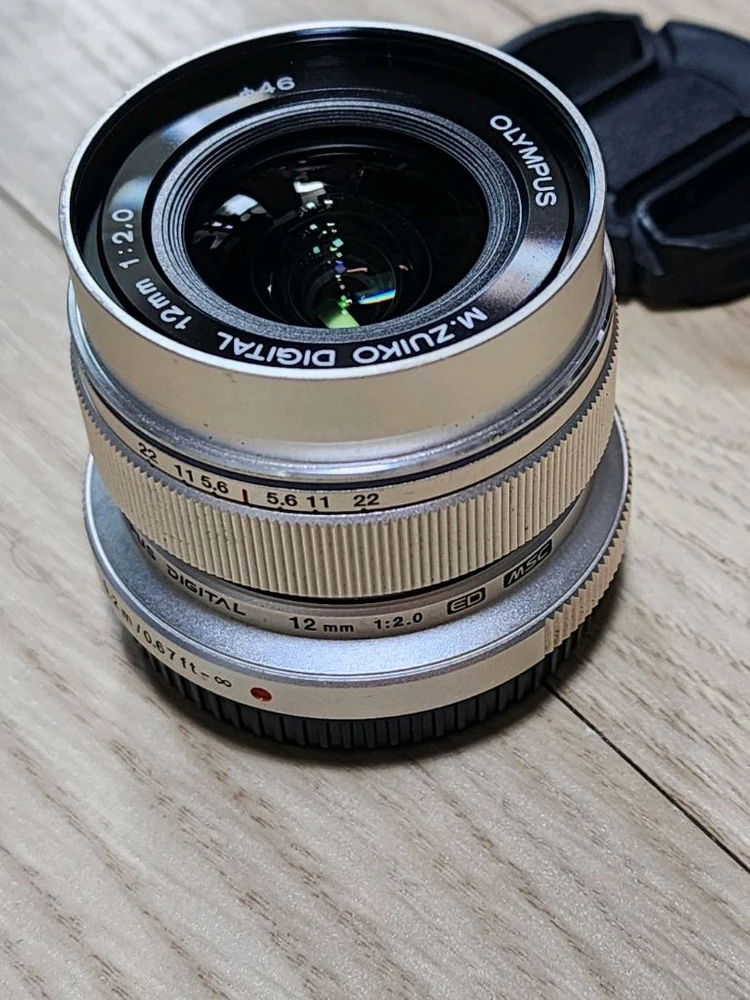올림푸스 12mm f2 마이크로포서드 렌즈, 전용후드 이미지
