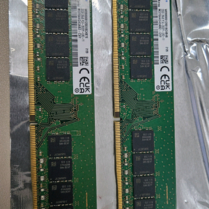 데스크탑용 삼성 DDR4 32gb 2개 팝니다. 이미지