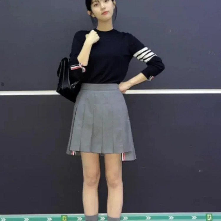 [정품/새상품]톰브라운 플리츠 스커트 치마 36 밀라노 스티치 가디건 이미지
