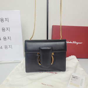 페라가모 F893 이탈리아 체인 크로스백 (누나명품중고) 이미지