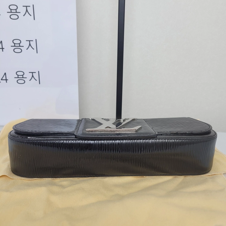 루이비통 M4029N 에삐 소베 클러치 (누나명품중고) 이미지