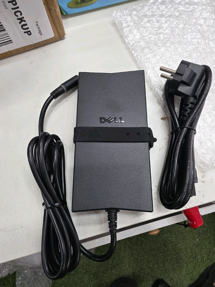 Dell 130W 노트북 어댑터 XPS 15 9530 9550 9560 이미지