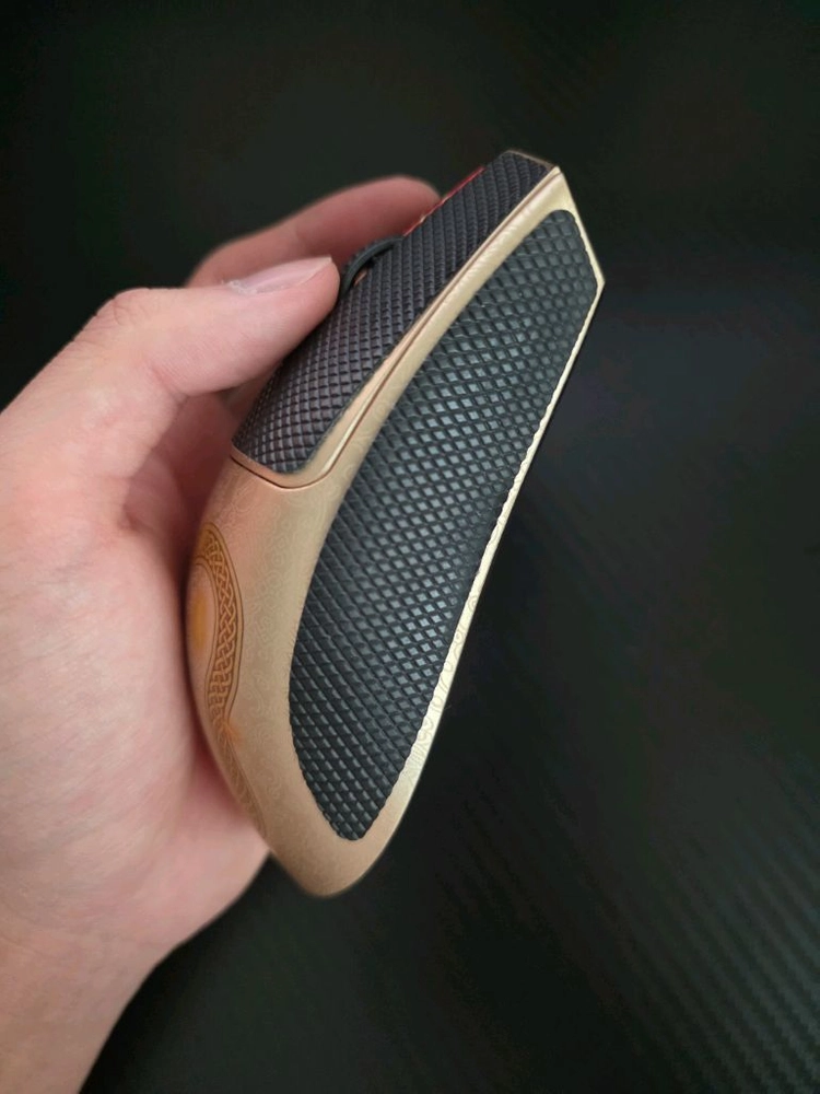 레이저 바이퍼 (Razer Viper) V3 Pro 카스 에디션 + 패드 세트 판매합니다 이미지