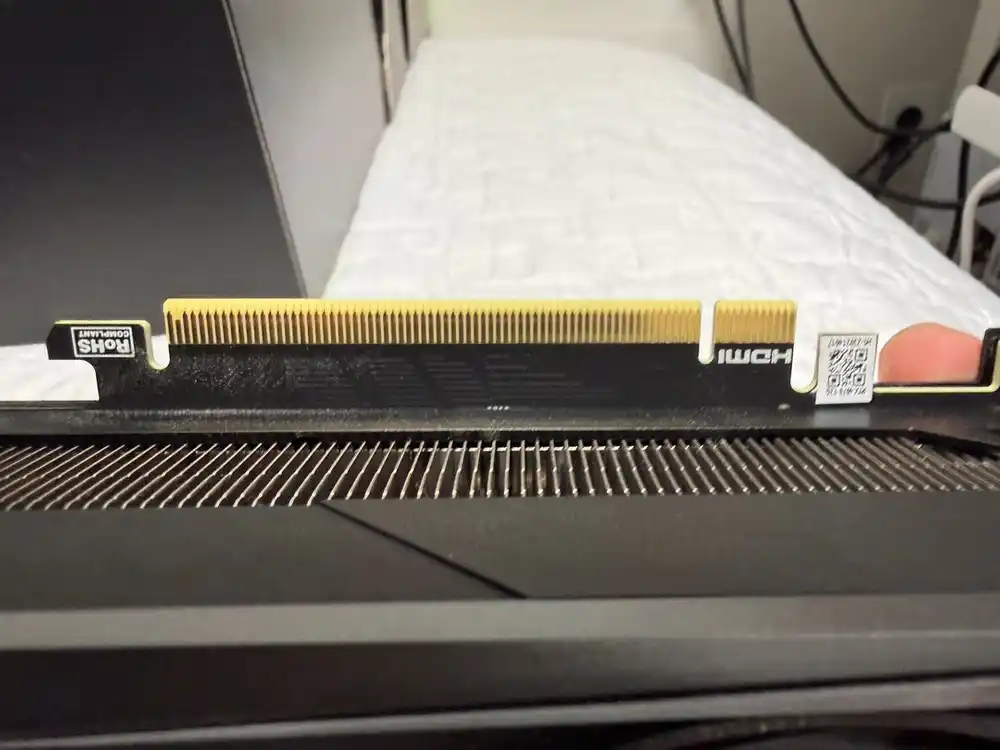 RTX 4070 vulcan 그래픽카드 이미지