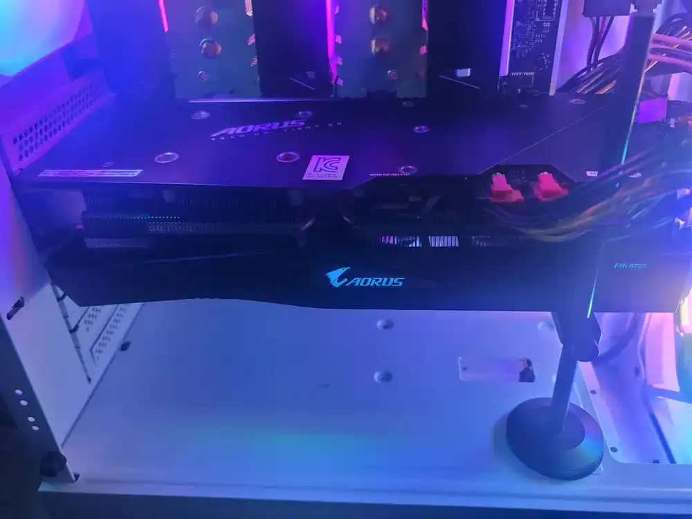 기가바이트 어로스 RX 5700XT 8G 풀박 팝니다 이미지