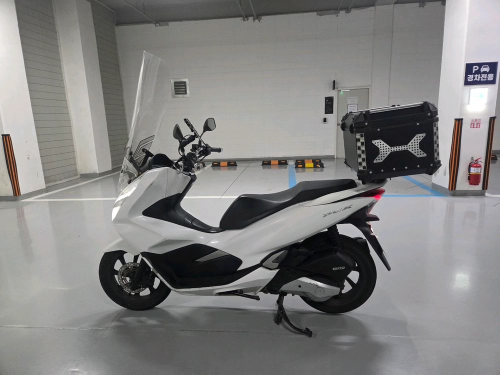 혼다 pcx 20년식 스쿠터.오토바이 이미지