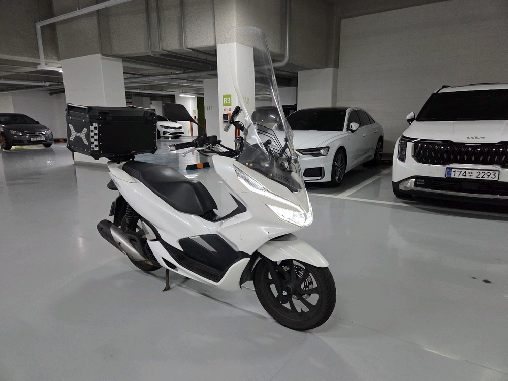 혼다 pcx 20년식 스쿠터.오토바이 이미지