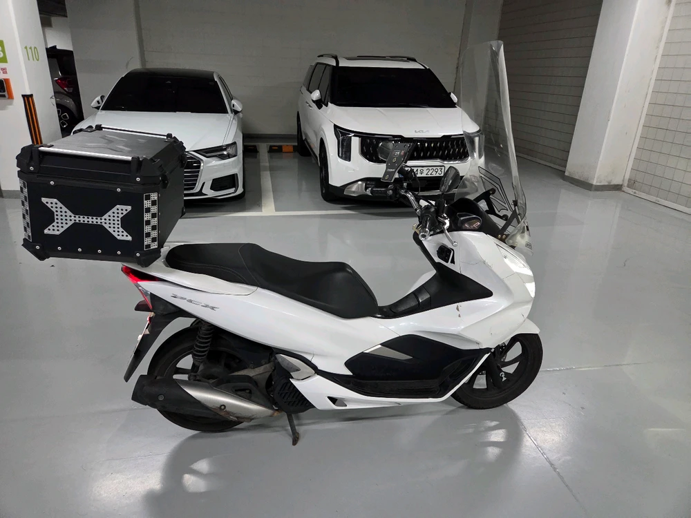 혼다 pcx 20년식 스쿠터.오토바이 이미지