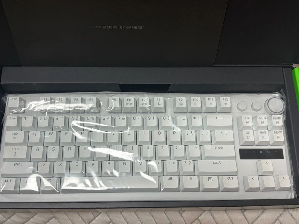 헌츠맨 V3pro Tkl 1K 화이트 이미지