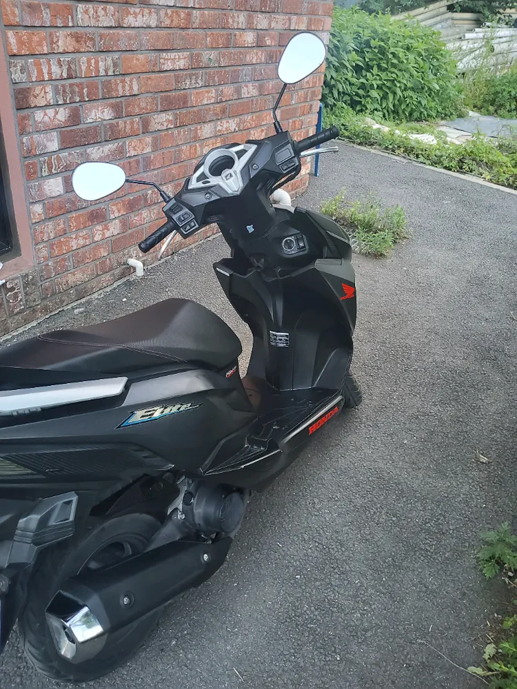 혼다 엘리트 125cc 스쿠터 이미지